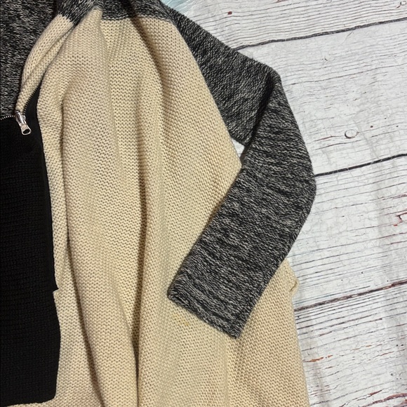BCBGMAXAZRIA Wool Cashmere Blend Asymmetrical Colorblock Zip Sweater sz XS - Picture 4 of 8